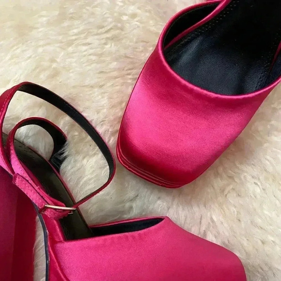 Steve Madden Pink Platform Heels - Picture 7 of 7